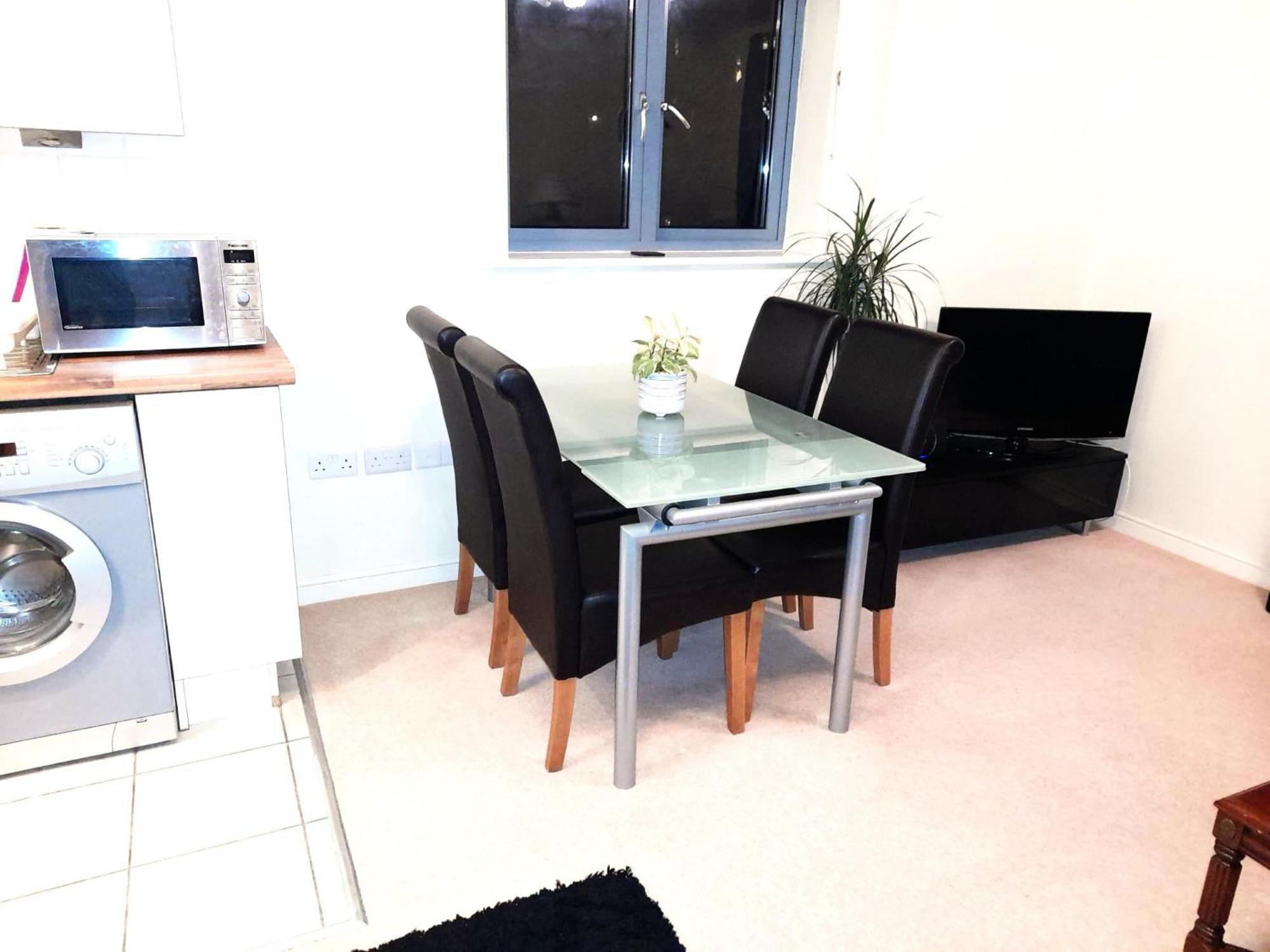 Oxford Apartment-- Free Parking 2 Bedrooms-2Bathrooms-Located In Jericho Oxford Close To Bus And Rail Station Dış mekan fotoğraf